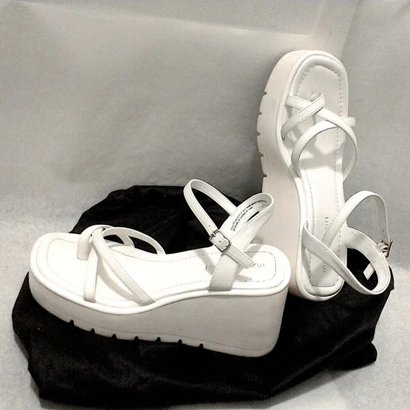 Steve Madden Y2K Bratz Strappy Platform Sandals - Picture 3 of 9
